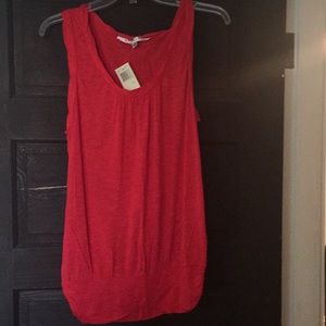 Women’s sleeveless shirt